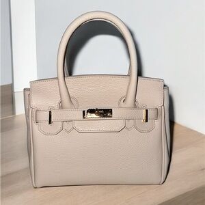 Italian purse. Legit leather.